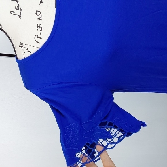 Cable & Gauge- Womens Royal Blue Top Lazer Cut Sleeves Stunning Bright Blue Sz.L - Picture 2 of 7